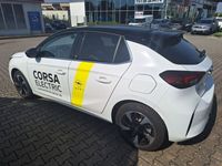 Gebraucht Opel Corsa-e Ultimate 100 kW (136 PS) 2023 Arktis weiß uni/dach karbon sc Kleinwagen