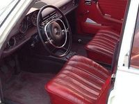 Gebraucht Mercedes 220 143 PS (105 kW) 1969 Weiß Limousine