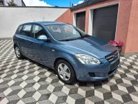 Gebraucht Kia Ceed 109 PS (80 kW) 2008 Grau Kleinwagen