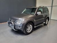 Gebraucht Mitsubishi Pajero Top 190 PS (139 kW) 2015 Mineralgrau SUV