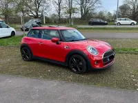 Usado Mini ONE 75 CV (55 kW) 2019 Rojo Utilitario