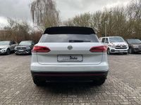 Gebraucht VW Touareg Basis 231 PS (169 kW) 2019 Pure white SUV