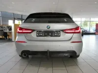 Gebraucht BMW 118 Sport Line 140 PS (102 kW) 2020 Glaciersilber metallic Kleinwagen