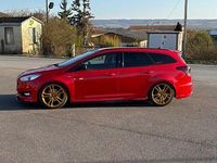 Gebraucht Ford Focus ST-Line 190 PS (139 kW) 2016 Rot Kombi