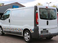 Usata Opel Vivaro 90 CV (66 kW) 2011 Bianco Monovolume