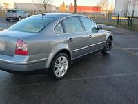 Gebraucht VW Passat 131 PS (96 kW) 2002 Grau Limousine