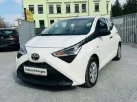 Gebraucht Toyota Aygo 72 PS (52 kW) 2021 Pianosaweiß Kleinwagen