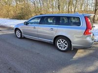 Gebraucht Volvo V70 Summum 181 PS (133 kW) 2015 Silber Kombi