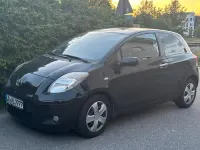 Gebraucht Toyota Yaris 99 PS (72 kW) 2011 Schwarz Kleinwagen