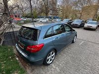 Gebraucht Mercedes B200 156 PS (114 kW) 2012 Blau Van / Kleinbus