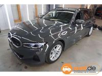 Gebraucht BMW 330e Sport Line 292 PS (214 kW) 2022 Grau Kombi