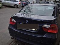 Gebraucht BMW 320 150 PS (110 kW) 2005 Blau Limousine