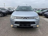 Gebraucht Mitsubishi Outlander Intense 150 PS (110 kW) 2013 Silber SUV