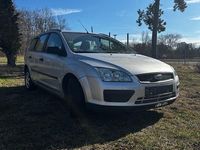 Gebraucht Ford Focus Ambiente 101 PS (74 kW) 2006 Silber Limousine