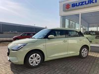 Neu Suzuki Swift 83 PS (61 kW) 2025 Gelb Kleinwagen