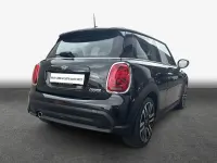 Gebraucht Mini Cooper Classic 136 PS (100 kW) 2021 Midnight black metallic Kleinwagen