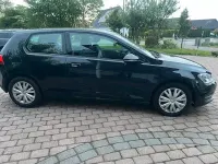 Second-hand VW Golf VII Trendline 105 CP (77 kW) 2014 Negru Berlinǎ