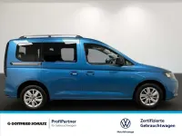 Gebraucht VW Caddy Life 114 PS (83 kW) 2023 Costa azul metallic Van / Kleinbus