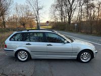 Gebraucht BMW 320 150 PS (110 kW) 2002 Silber Kombi