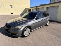 Gebraucht BMW 320 184 PS (135 kW) 2009 Schwarz Kombi