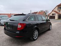 Gebraucht Skoda Superb 140 PS (102 kW) 2013 Schwarz Kombi