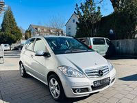 Gebraucht Mercedes A180 116 PS (85 kW) 2010 Silber Limousine