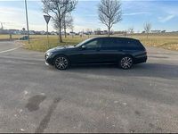 Usado Mercedes E220 194 CV (142 kW) 2021 Negro Familiar
