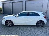 Gebraucht Mercedes A180 109 PS (80 kW) 2016 Weiß Limousine