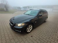 Gebraucht BMW 320 163 PS (119 kW) 2011 Schwarz Limousine