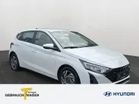 Gebraucht Hyundai i20 Trend 101 PS (74 kW) 2024 Weiß Kleinwagen