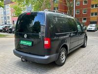 Gebraucht VW Caddy Maxi 102 PS (75 kW) 2014 Deep black perleffekt Van / Kleinbus