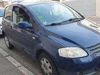 Second-hand VW Fox 75 CP (55 kW) 2006 Albastru Hatchback
