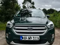 Gebraucht Ford Kuga 179 PS (131 kW) 2017 Grün SUV
