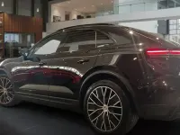 Gebraucht Porsche Macan 300 kW (408 PS) 2024 Tiefschwarz SUV