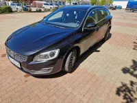 Używany Volvo V60 Summum 181 KM (133 kW) 2014 Czarny Kombi