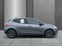 Neu Renault Clio Techno 91 PS (66 kW) 2025 Grau (dolomitgrau) Kleinwagen