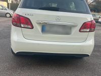 Gebraucht Mercedes B200 136 PS (100 kW) 2017 Weiß Van / Kleinbus