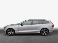 Gebraucht Volvo V60 145 PS (106 kW) 2025 Kombi