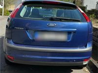 Second-hand Ford Focus 101 CP (74 kW) 2007 Albastru Hatchback