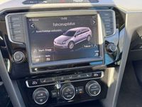 gebraucht VW Passat Variant 2.0 TDI DSG HighLineTop Ausstattung Bremsen neu