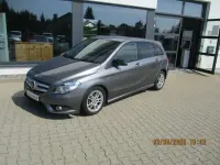 Gebraucht Mercedes B180 109 PS (80 kW) 2012 Mountaingrau  met. Kleinwagen