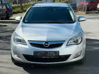 Gebraucht Opel Astra Innovation 160 PS (117 kW) 2011 Silber Kombi
