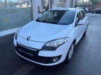 Gebraucht Renault Mégane GrandTour Initiale Paris 101 PS (74 kW) 2013 Weiß Kombi