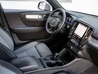 Gebraucht Volvo XC40 Core 163 PS (119 kW) 2024 Grau SUV