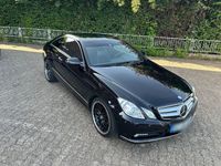 Gebraucht Mercedes E250 204 PS (150 kW) 2009 Schwarz Coupé