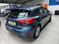 Gebraucht Ford Focus 150 PS (110 kW) 2020 Chromablau metallic Limousine