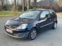 Gebraucht Ford Fiesta Ambiente 60 PS (44 kW) 2006 Blau Kleinwagen
