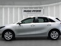 Neu Kia Ceed Vision 100 PS (73 kW) 2025 Silber Kleinwagen