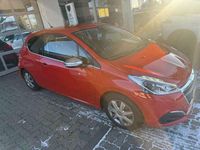 Gebraucht Peugeot 208 Allure 110 PS (80 kW) 2016 Lackierung orange power/metall Kleinwagen