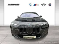 Gebraucht BMW 740 M Sport 303 PS (222 kW) 2025 M carbonschwarz Limousine